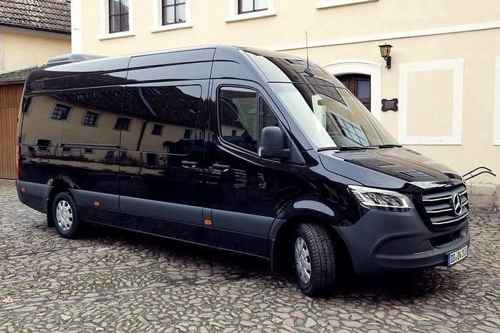 Schwarz Gebraucht 2023 Mercedes Sprinter Van | 56.000 € - Bild 1/4