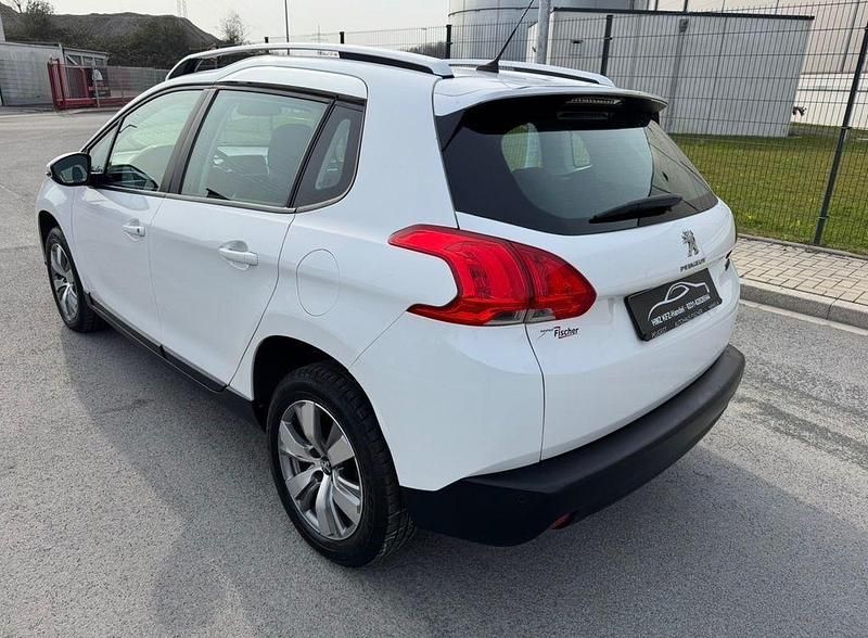 Gebraucht Peugeot 2008 Active 82 PS (60 kW) 2015 Weiß SUV