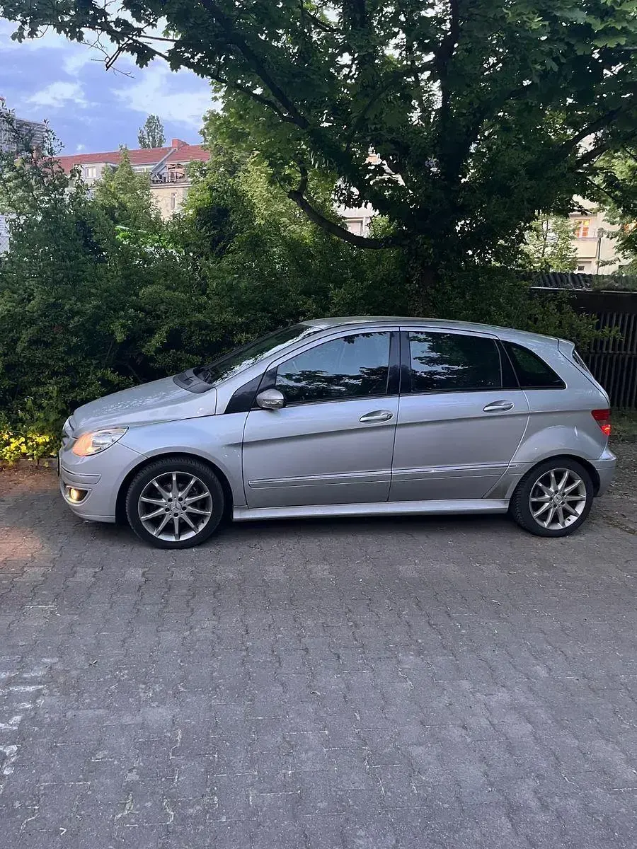 Gebraucht Mercedes B150 95 PS (69 kW) 2005 Silber Van / Kleinbus