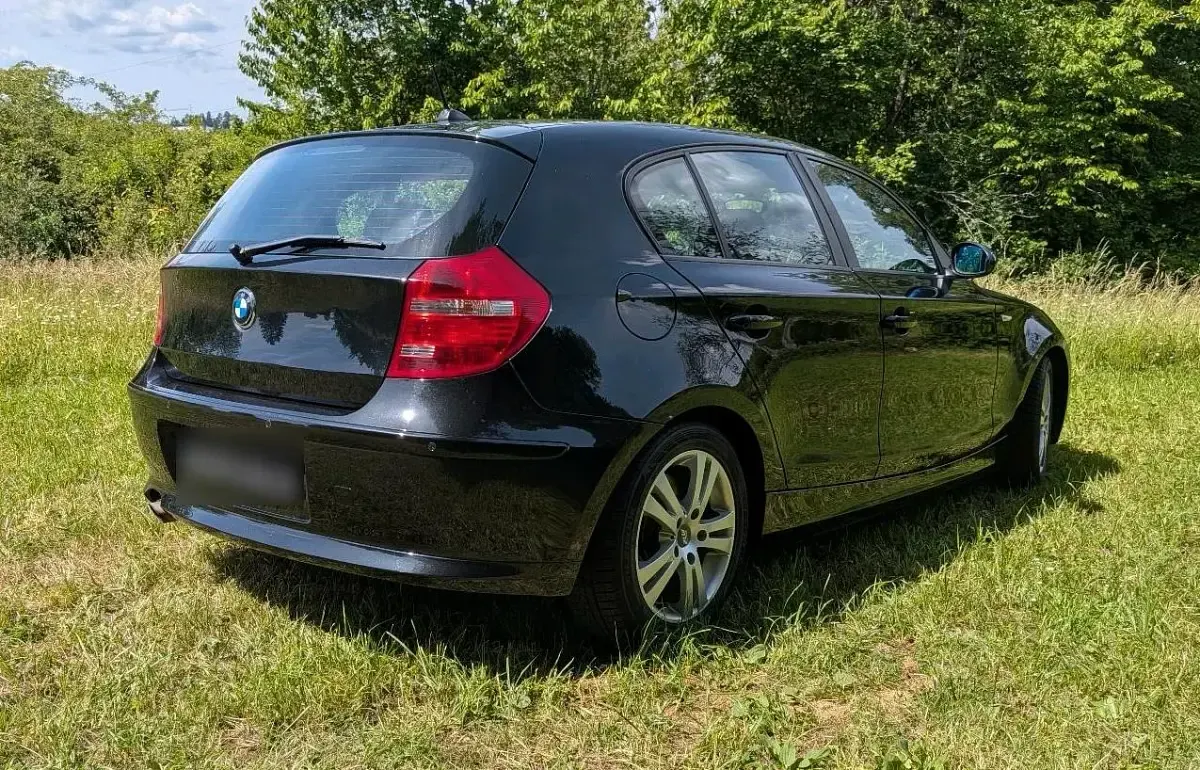Gebraucht BMW 118 143 PS (105 kW) 2008 Schwarz Kleinwagen