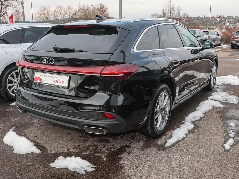 Gebraucht Audi A5 Sport 204 PS (150 kW) 2025 Mythosschwarz metallic (metallic) Kombi