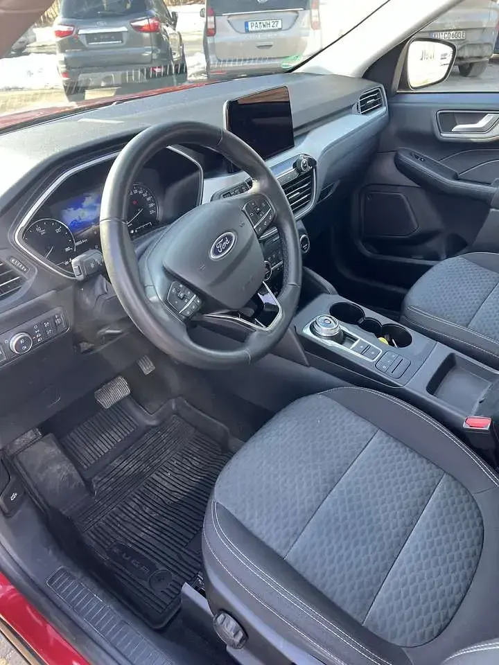 Gebraucht Ford Kuga 152 PS (111 kW) 2022 Rot SUV