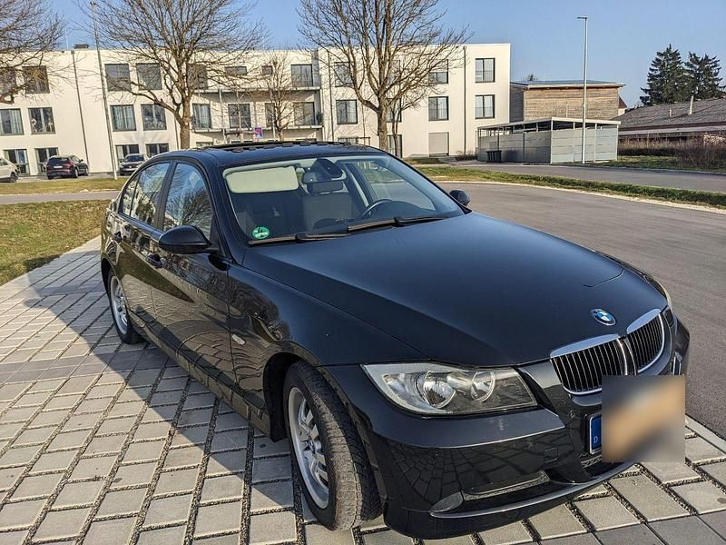 Gebraucht BMW 320 Advantage 177 PS (130 kW) 2008 Schwarz Limousine