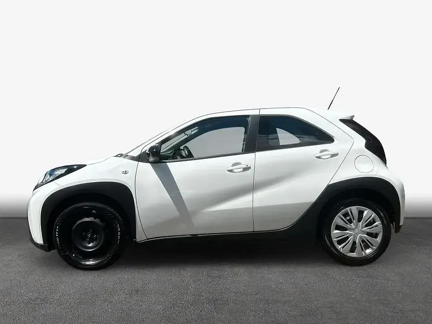 Gebraucht Toyota Aygo X Play 72 PS (52 kW) 2023 Schneeweiß SUV