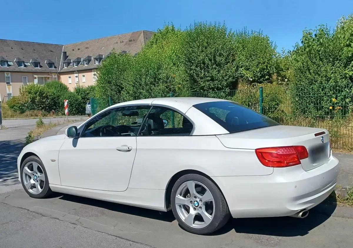 Gebraucht BMW 320 Cabriolet 170 PS (125 kW) 2011 Weiß Cabrio