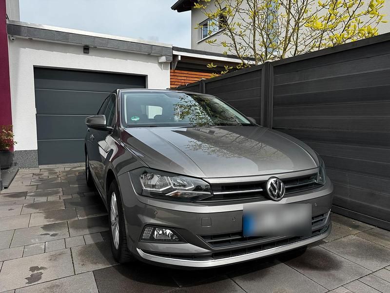 Gebraucht VW Polo Highline 95 PS (69 kW) 2018 Grau Kleinwagen