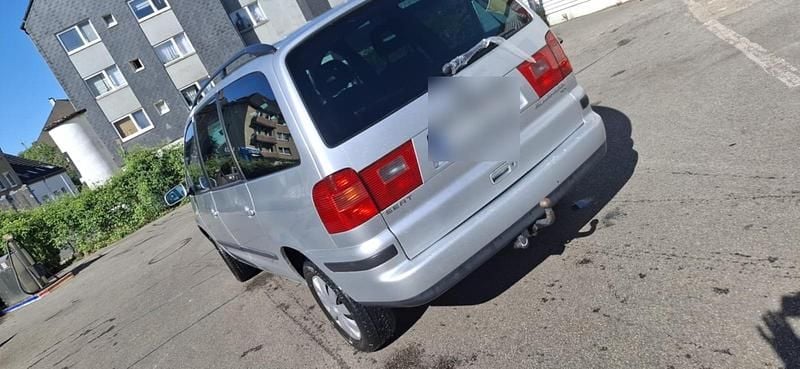 Andere farben Gebraucht 2005 Seat Alhambra Van / Kleinbus | 700 € (Superpreis) - Bild 1/4