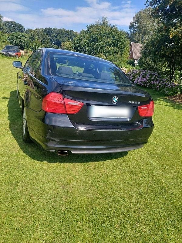 Gebraucht BMW 320 Efficient Dynamics 163 PS (119 kW) 2010 Schwarz Limousine