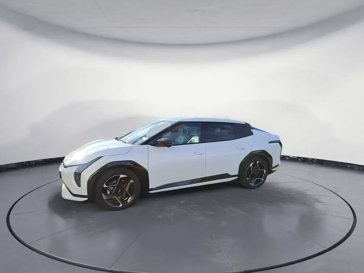 Neu Kia EV4 GT-Line 150 kW (204 PS) 2025 Weiß Kleinwagen