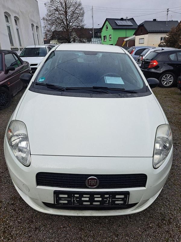 Gebraucht Fiat Punto 69 PS (50 kW) 2012 Weiß Kleinwagen