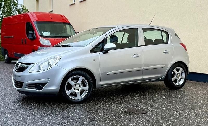 Gebraucht Opel Corsa 80 PS (58 kW) 2007 Silber Limousine
