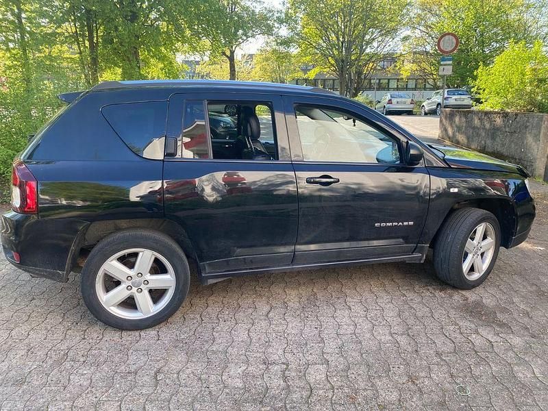 Gebraucht Jeep Compass Limited 136 PS (100 kW) 2012 Schwarz SUV
