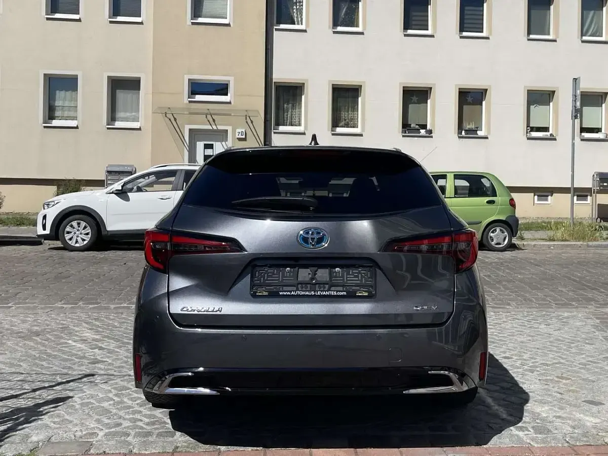 Gebraucht Toyota Corolla Hybrid 152 PS (111 kW) 2025 Grey metallic Kombi