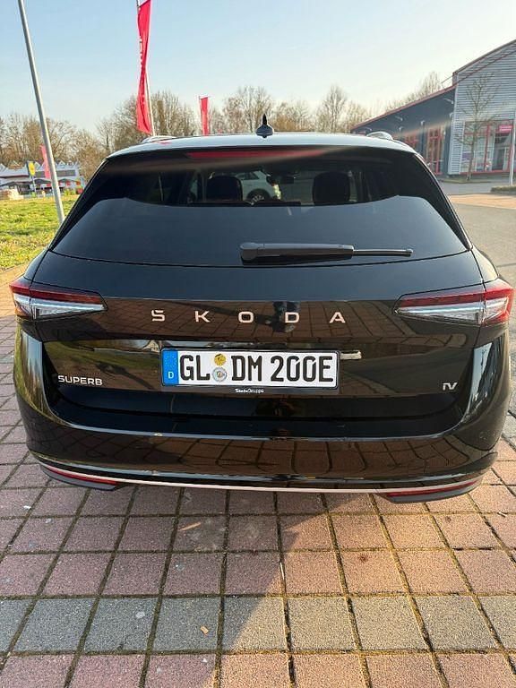 Gebraucht Skoda Superb LAURIN & KLEMENT 204 PS (150 kW) 2024 Schwarz Kombi