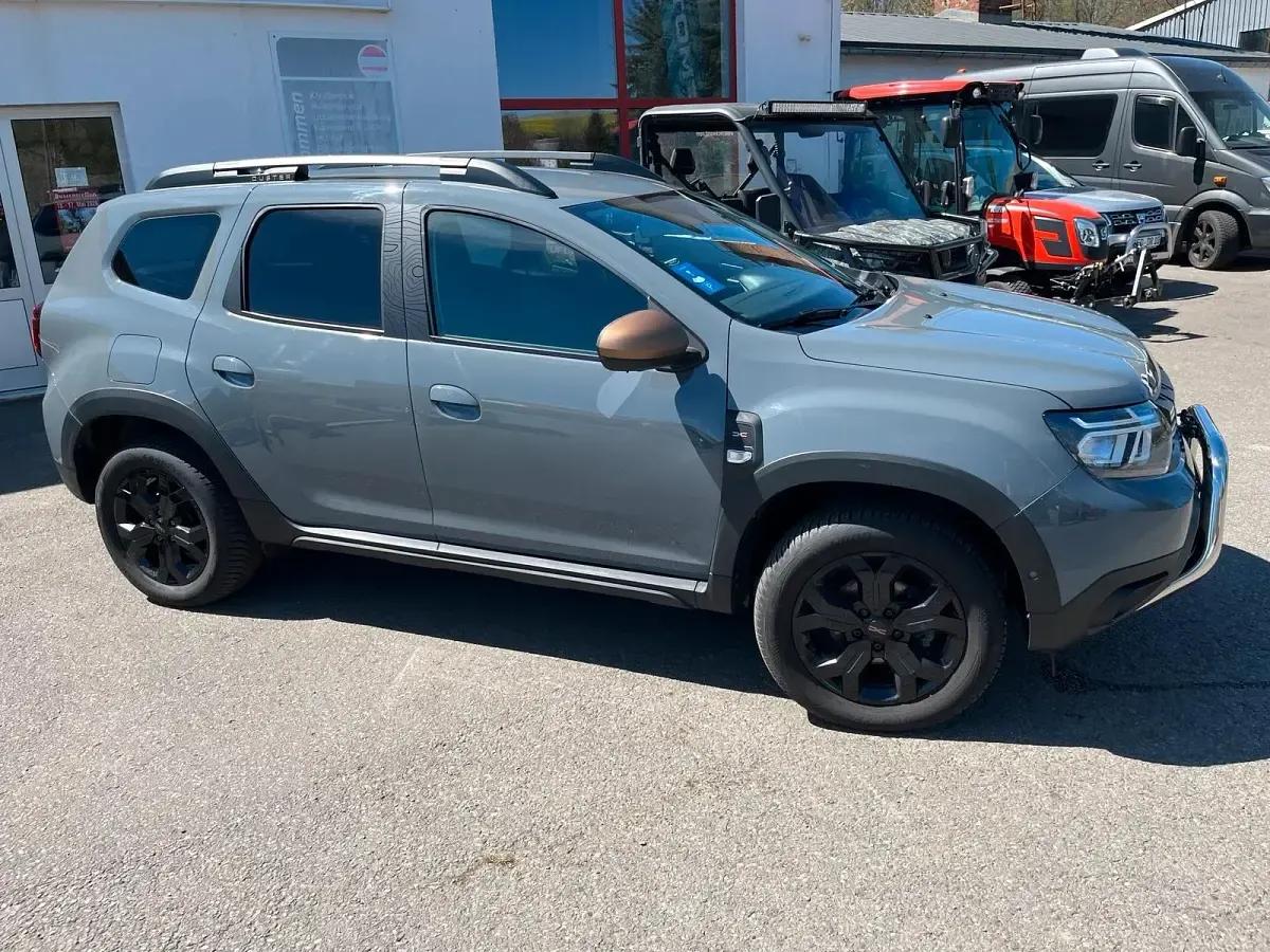 Gebraucht Dacia Duster Extreme 115 PS (84 kW) 2024 Grau SUV
