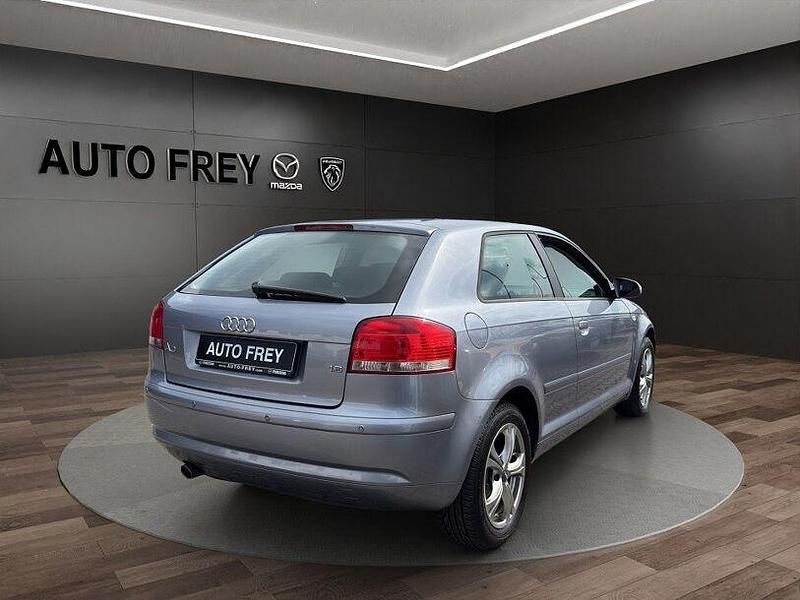 Gebraucht Audi A3 Attraction 102 PS (75 kW) 2007 Akoya silver Limousine