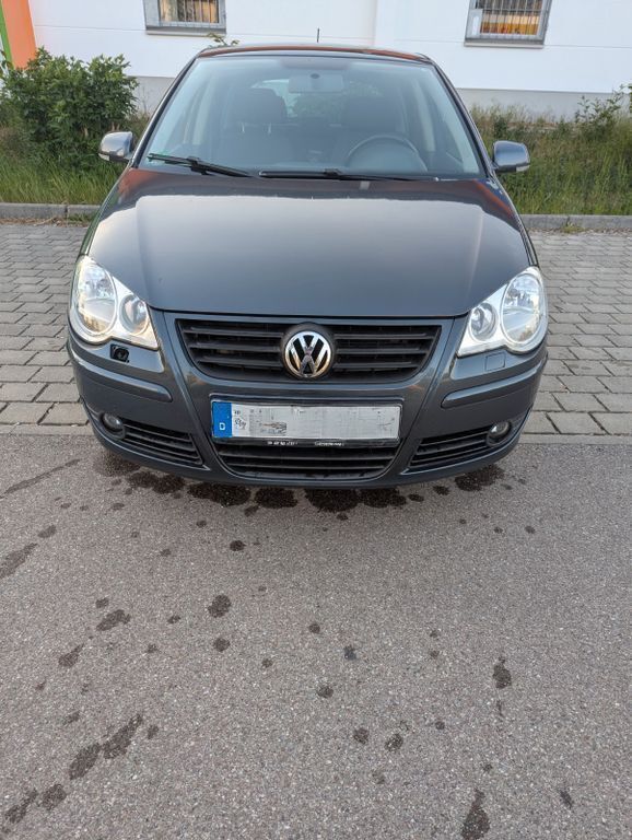 Grau Gebraucht 2009 VW Polo United Limousine | 2.100 € (Guter Preis) - Bild 1/4