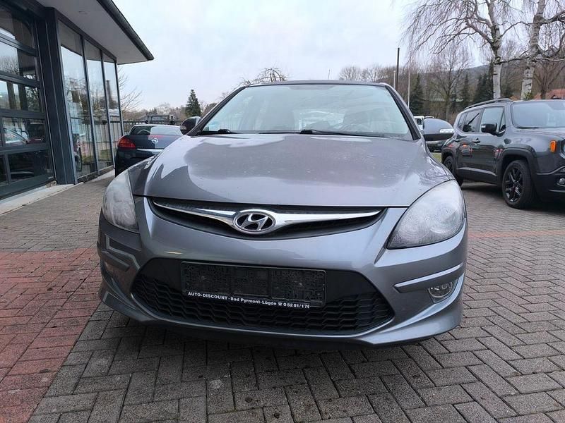 Gebraucht Hyundai i30 Classic 109 PS (80 kW) 2012 Grau Limousine