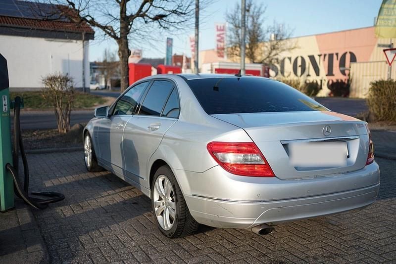 Gebraucht Mercedes C200 185 PS (136 kW) 2009 Silber Limousine