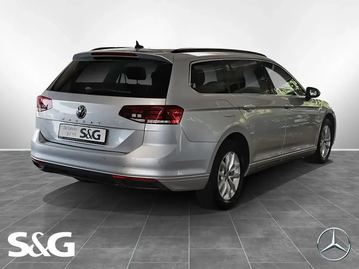 Gebraucht VW Passat Business 150 PS (110 kW) 2019 Reflexsilber Kombi