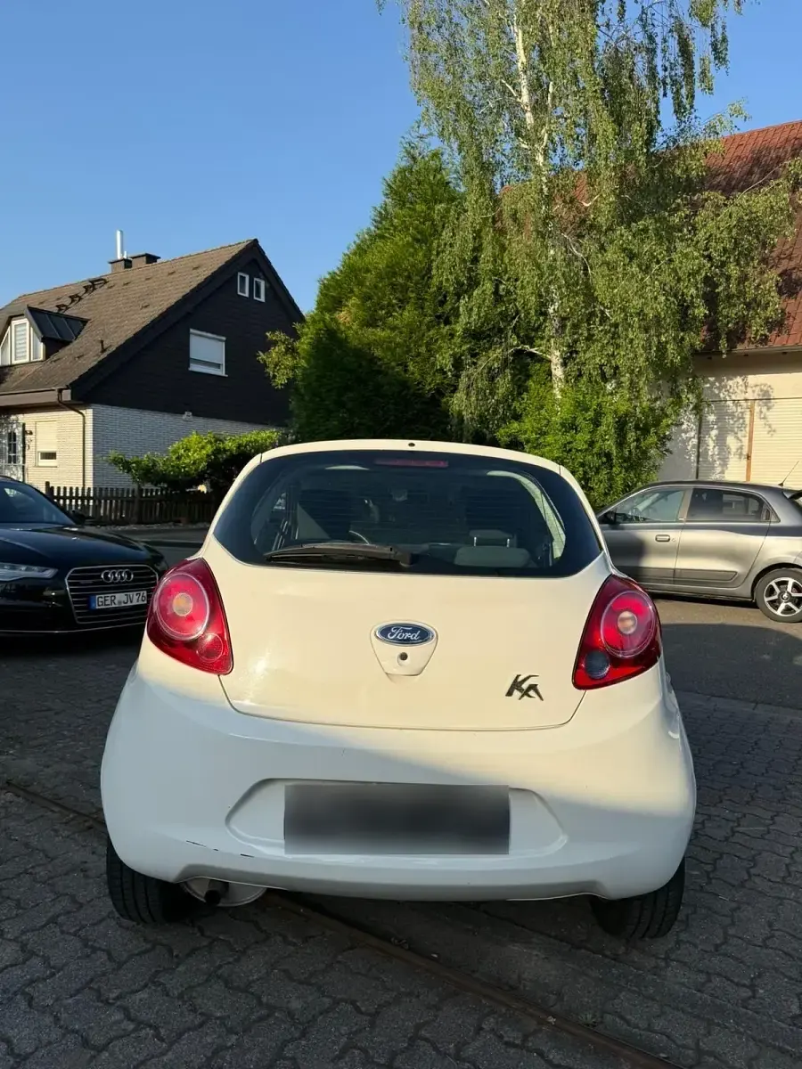Gebraucht Ford Ka Champions Edition 70 PS (51 kW) 2013 Weiß Kleinwagen