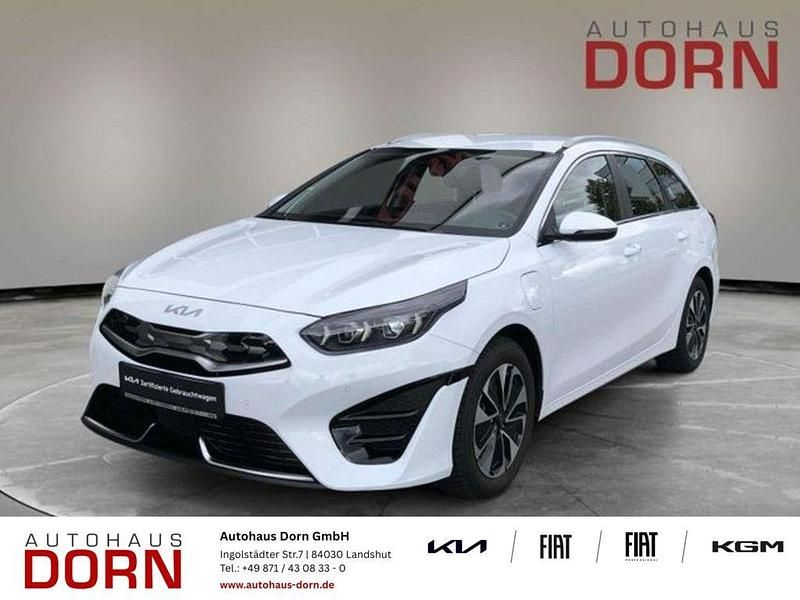 Weiß Gebraucht 2024 Kia Ceed Sportswagon Spirit Kombi | 25.890 € (Guter Preis) - Bild 1/4