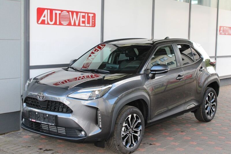Grau Neu 2025 Toyota Yaris Cross SUV | 29.990 € - Bild 1/4