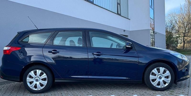 Usata Ford Focus 101 CV (74 kW) 2014 Blu Station wagon