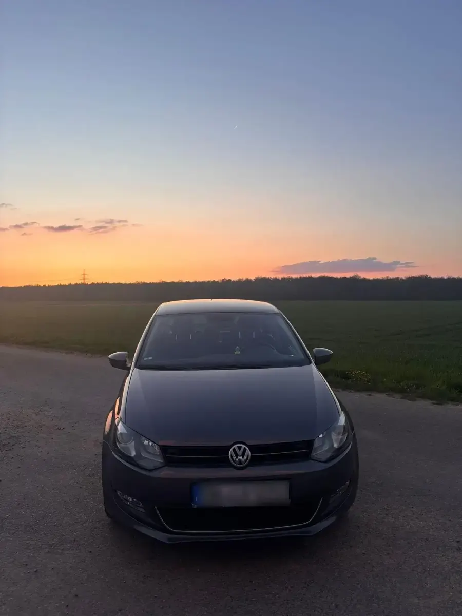 Gebraucht VW Polo 90 PS (66 kW) 2014 Grau Kleinwagen