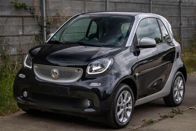 Schwarz Gebraucht 2016 Smart ForTwo Coupé Passion Coupé | 7.200 € (Guter Preis) - Bild 1/4