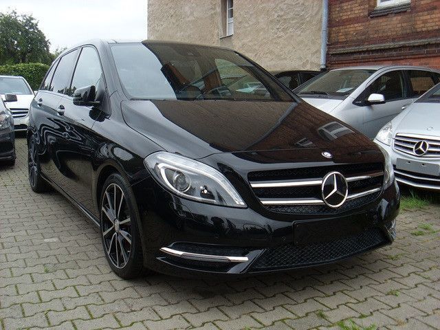 Gebraucht Mercedes B220 184 PS (135 kW) 2014 Schwarz metallic Kleinwagen