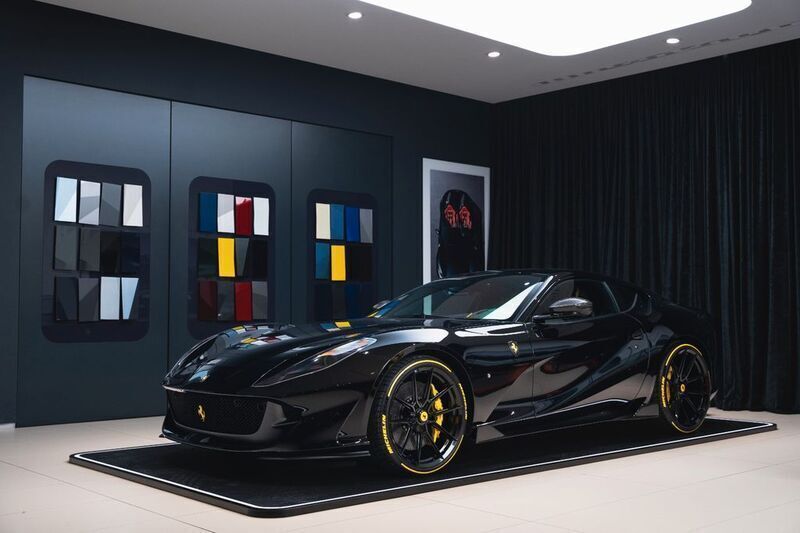 Schwarz Gebraucht 2020 Ferrari 812 | 415.000 € - Bild 1/4