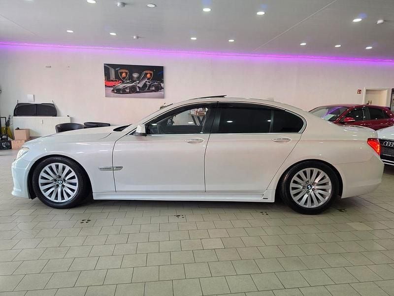 Gebraucht BMW 750L Performance 408 PS (300 kW) 2010 Weiß Limousine