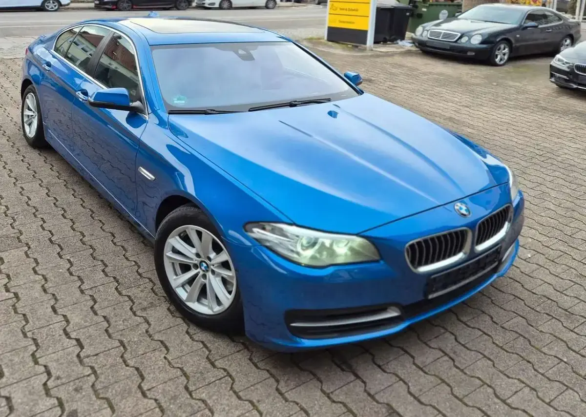 Gebraucht BMW 528 Sport Line 245 PS (180 kW) 2015 Estorilblau ii Limousine