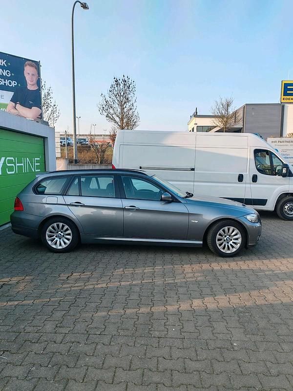 Gebraucht BMW 320 184 PS (135 kW) 2012 Silber Kombi