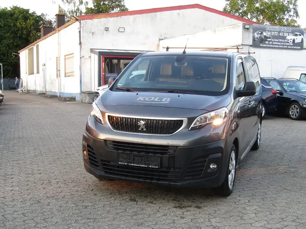 Gebraucht Peugeot Expert Premium 122 PS (89 kW) 2018 Grau Van