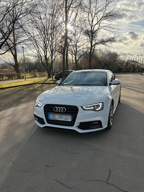 Weiß Gebraucht 2016 Audi A5 Sport Coupé | 13.900 € (Superpreis) - Bild 1/4