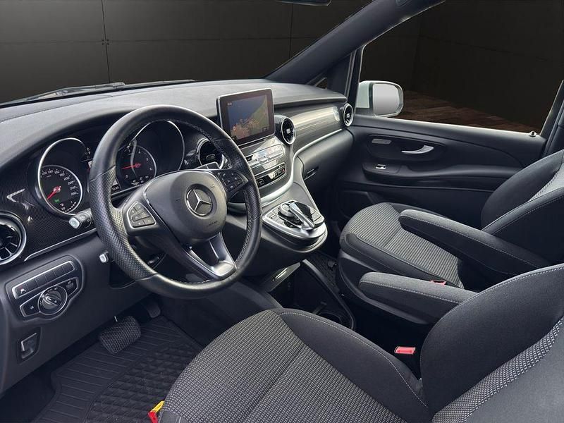 Gebraucht Mercedes V250 190 PS (139 kW) 2019 Weiß Van / Kleinbus
