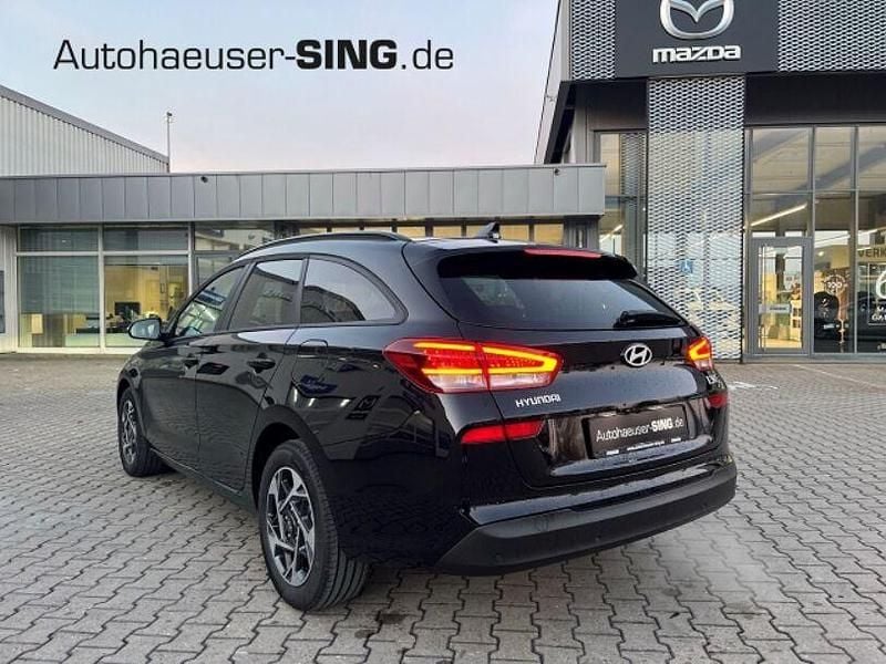 Neu Hyundai i30 140 PS (102 kW) 2025 Schwarz Kombi