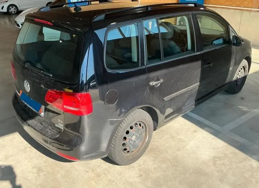 Gebraucht VW Touran 105 PS (77 kW) 2010 Schwarz Van / Kleinbus