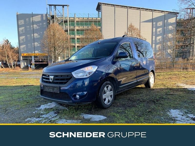 Blau Gebraucht 2017 Dacia Dokker Lauréate Van / Kleinbus | 4.890 € (Superpreis) - Bild 1/4