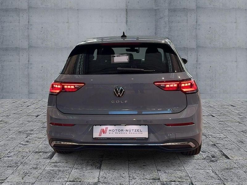 Gebraucht VW Golf VIII Life 150 PS (110 kW) 2026 Grau Limousine