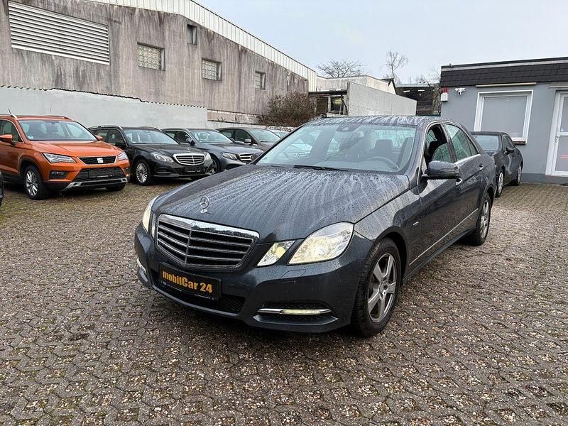 Gebraucht Mercedes E200 184 PS (135 kW) 2011 Grau Limousine