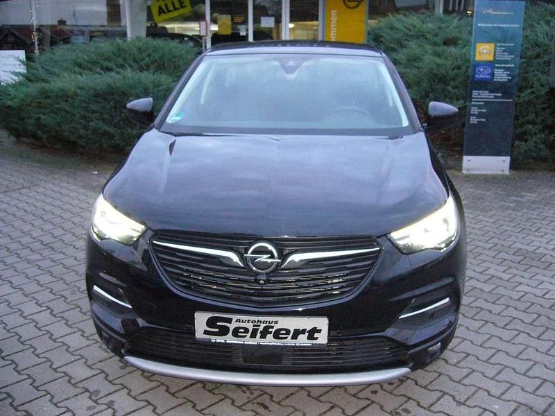 Diamant schwarz/karbon schwarz Gebraucht 2019 Opel Grandland X Ultimate SUV | 15.990 € (Fairer Preis) - Bild 1/4