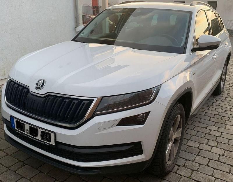 Weiß Gebraucht 2021 Skoda Kodiaq Drive SUV | 27.500 € (Guter Preis) - Bild 1/4