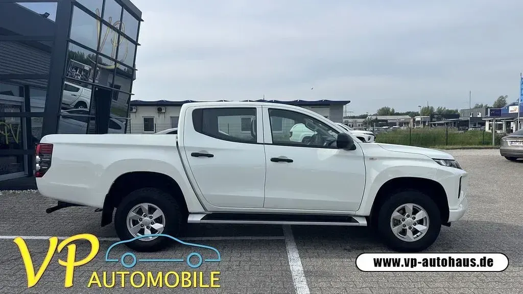 Gebraucht Mitsubishi L200 Basis 150 PS (110 kW) 2021 Weiß Pickup