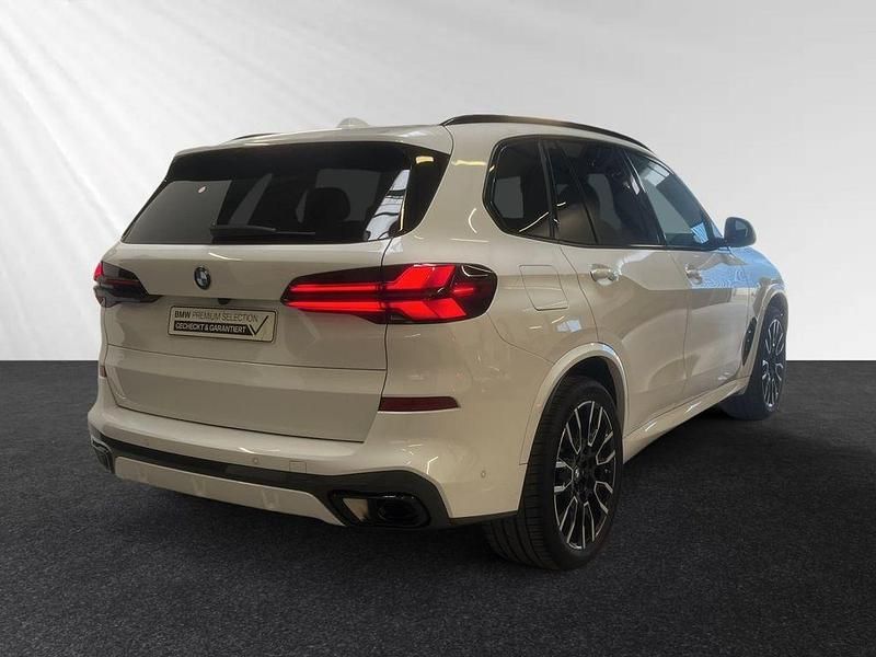 Gebraucht BMW X5 M Sport 298 PS (219 kW) 2024 Alpinweiss SUV