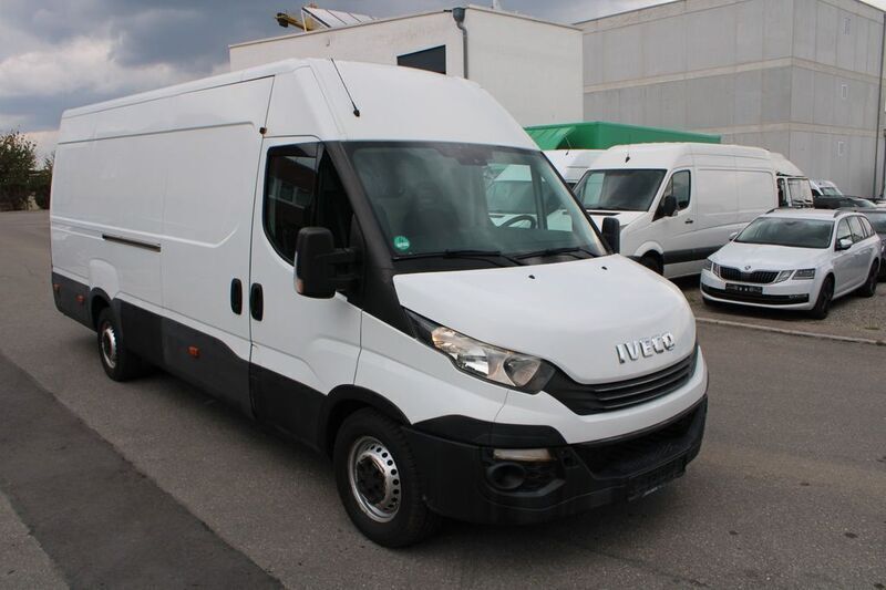 Weiß Gebraucht 2018 Iveco Daily Van / Kleinbus | 11.750 € (Fairer Preis) - Bild 1/4