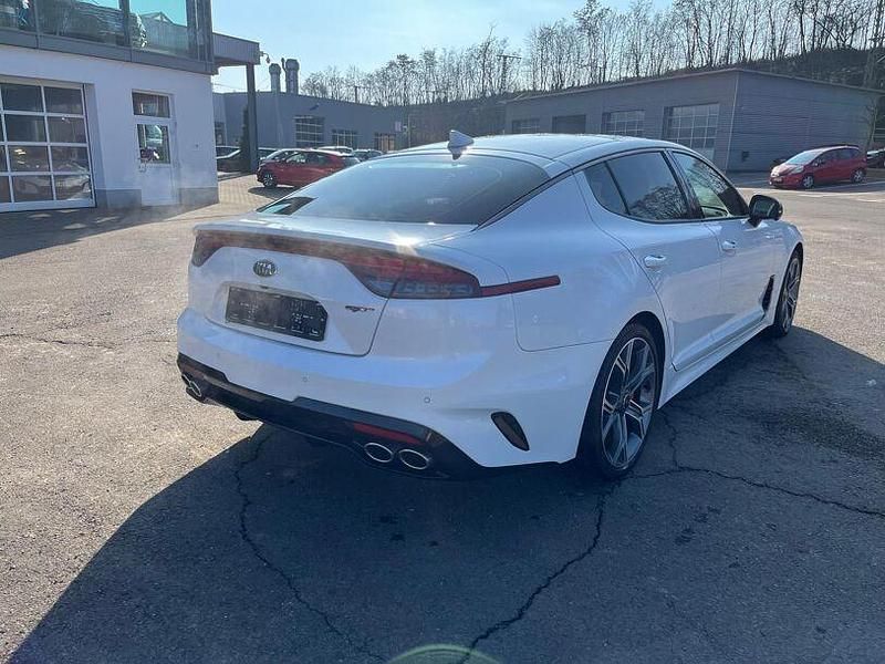 Gebraucht Kia Stinger GT 366 PS (269 kW) 2021 Snow white pearl Kleinwagen