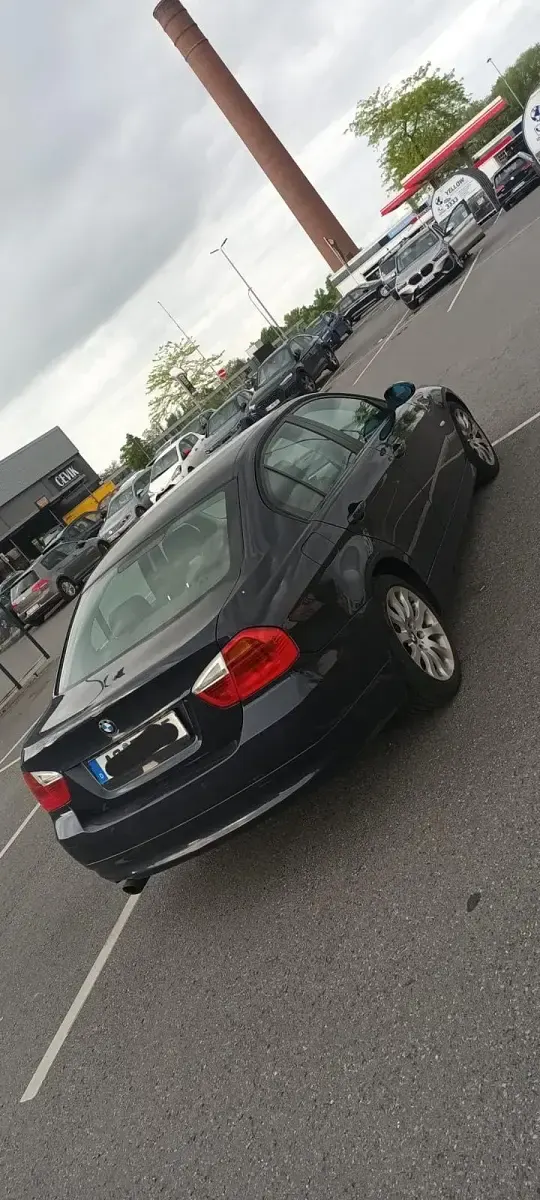 Używany BMW 318 143 KM (105 kW) 2008 Niebieski Sedan/Limuzyna
